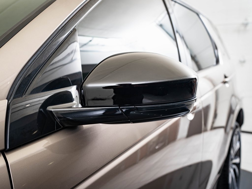 2023 Land Rover Discovery Sport S R-Dynamic photo 13