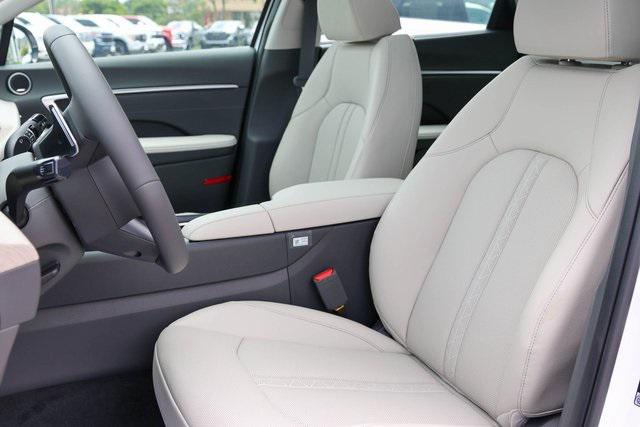 New 2025 White Hyundai Limited image 11