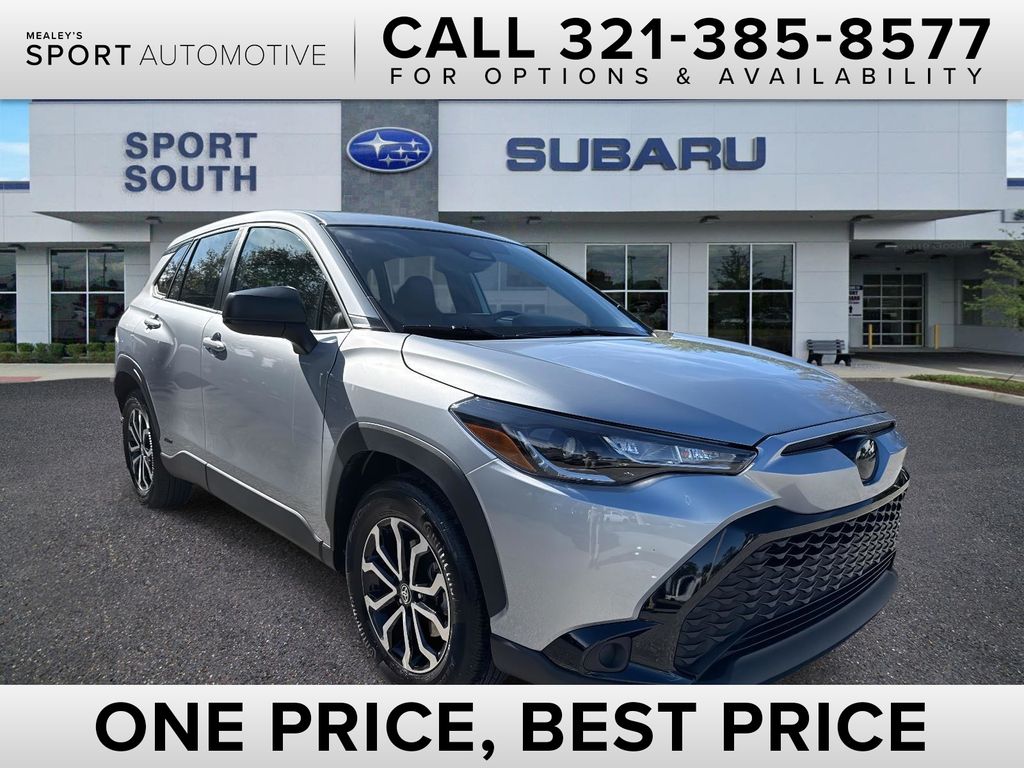 2024 Toyota Corolla Cross S's photo