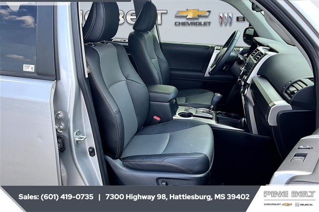 2023 Toyota 4Runner SR5 Premium photo 3