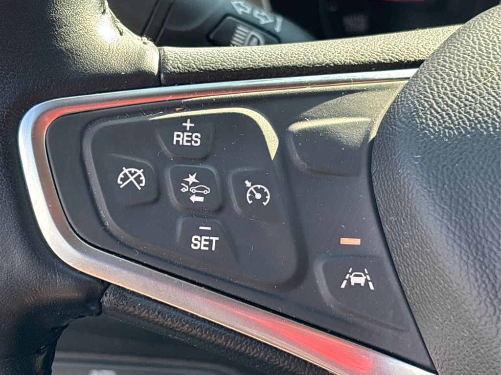2020 Chevrolet Equinox LT photo 31