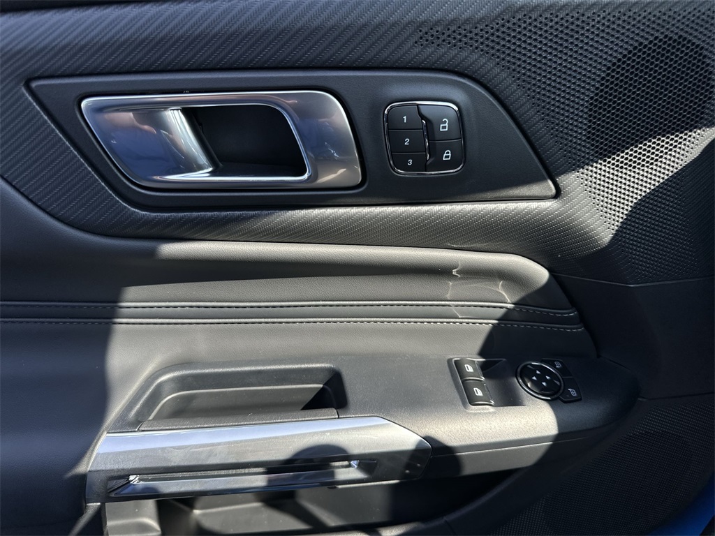 2025 Ford Mustang GT Premium photo 13