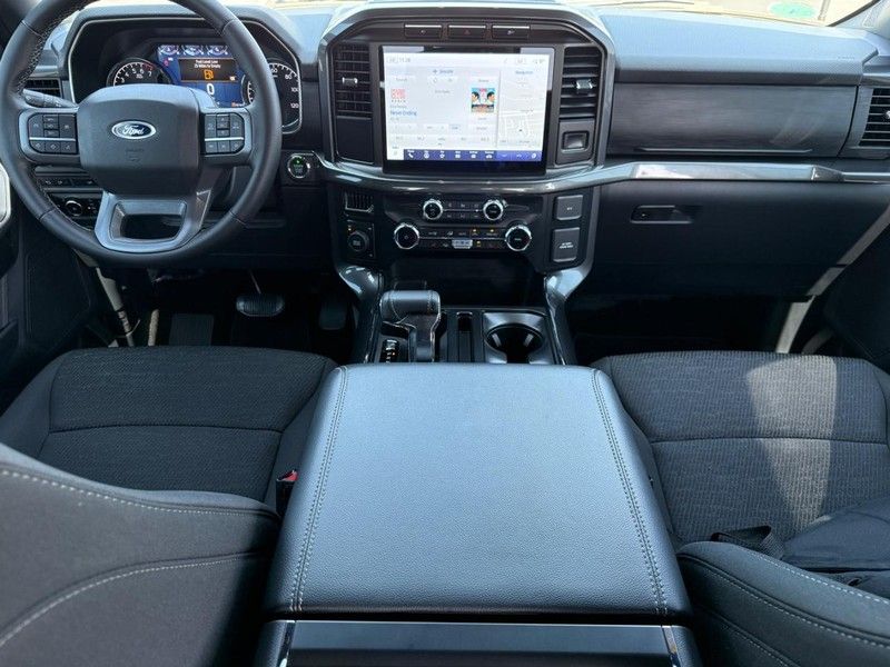2023 Ford F-150 XLT photo 11