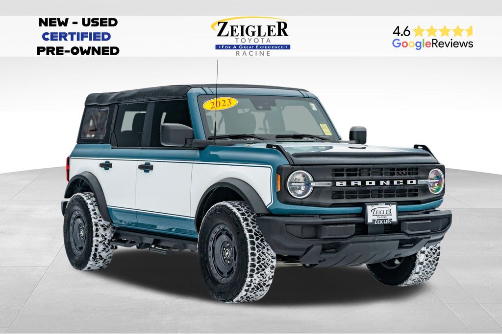 2023 Ford Bronco 4-Door Base's photo