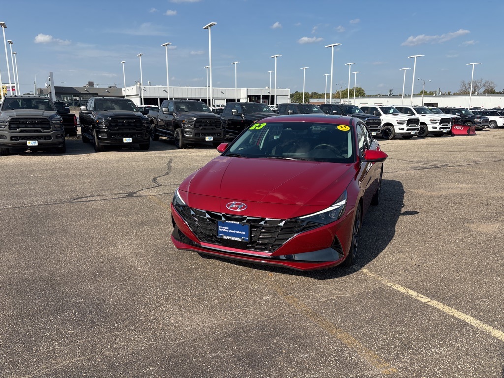 2023 Hyundai Elantra Limited's photo