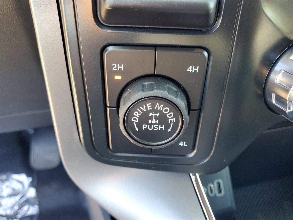 2025 Ford F-150 XLT photo 19