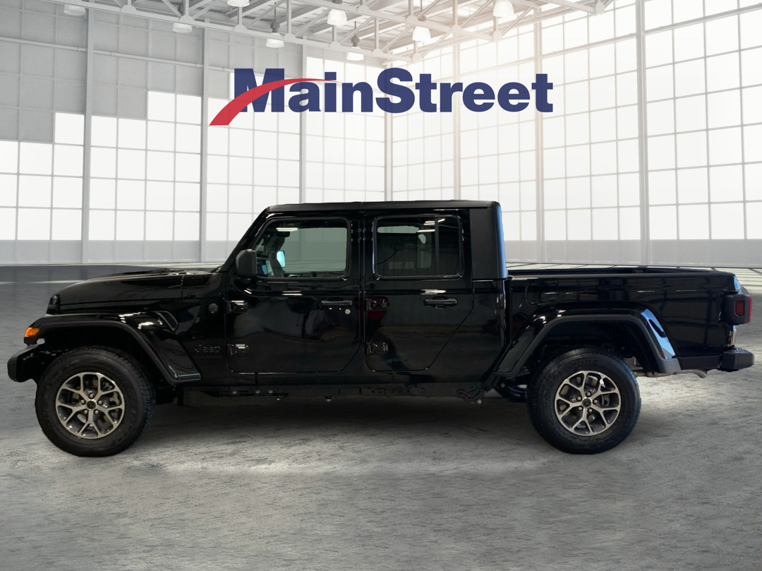 2026 Jeep Gladiator Sport S photo 2