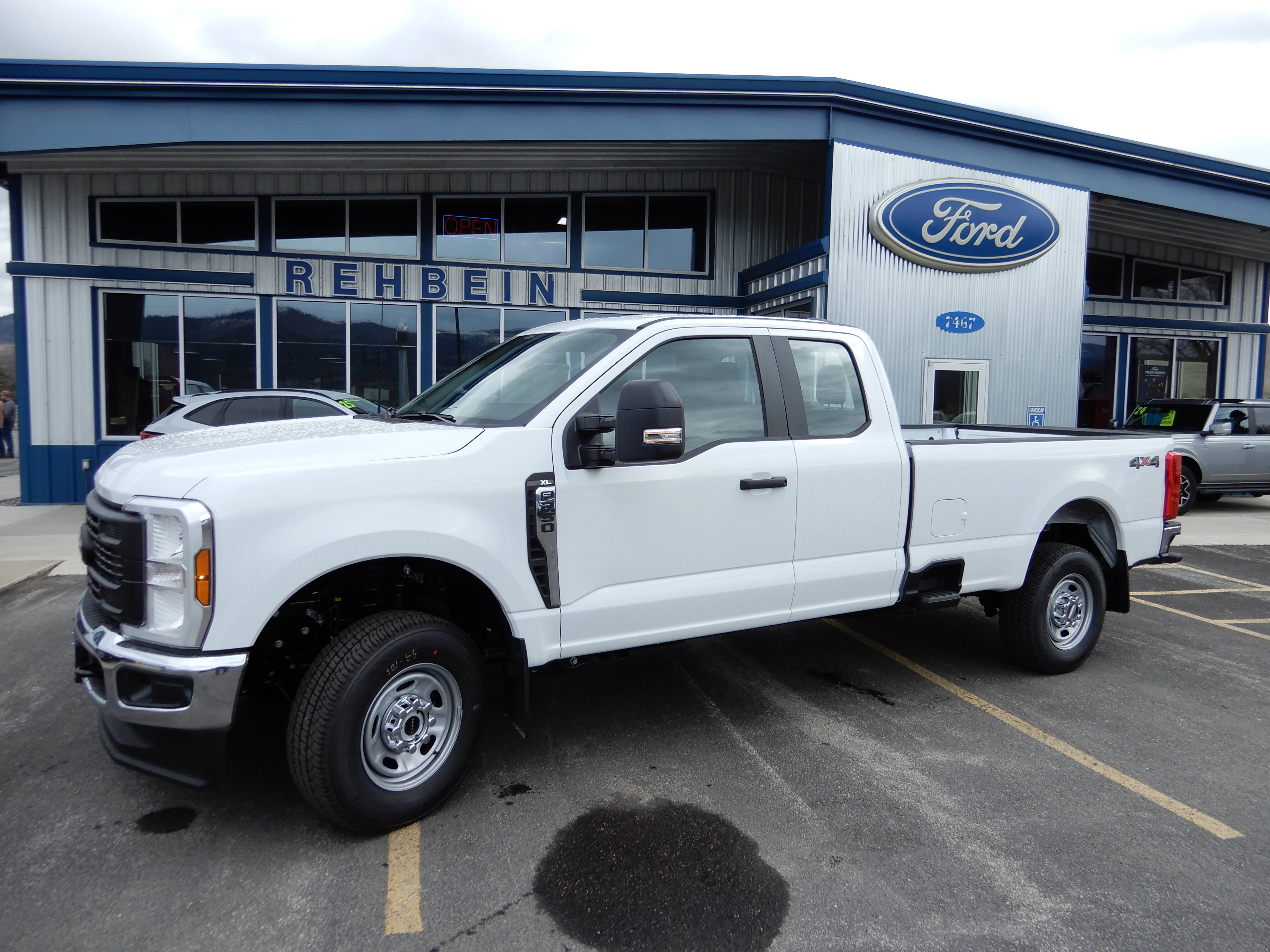 2025 Ford F-250 Super Duty XL's photo