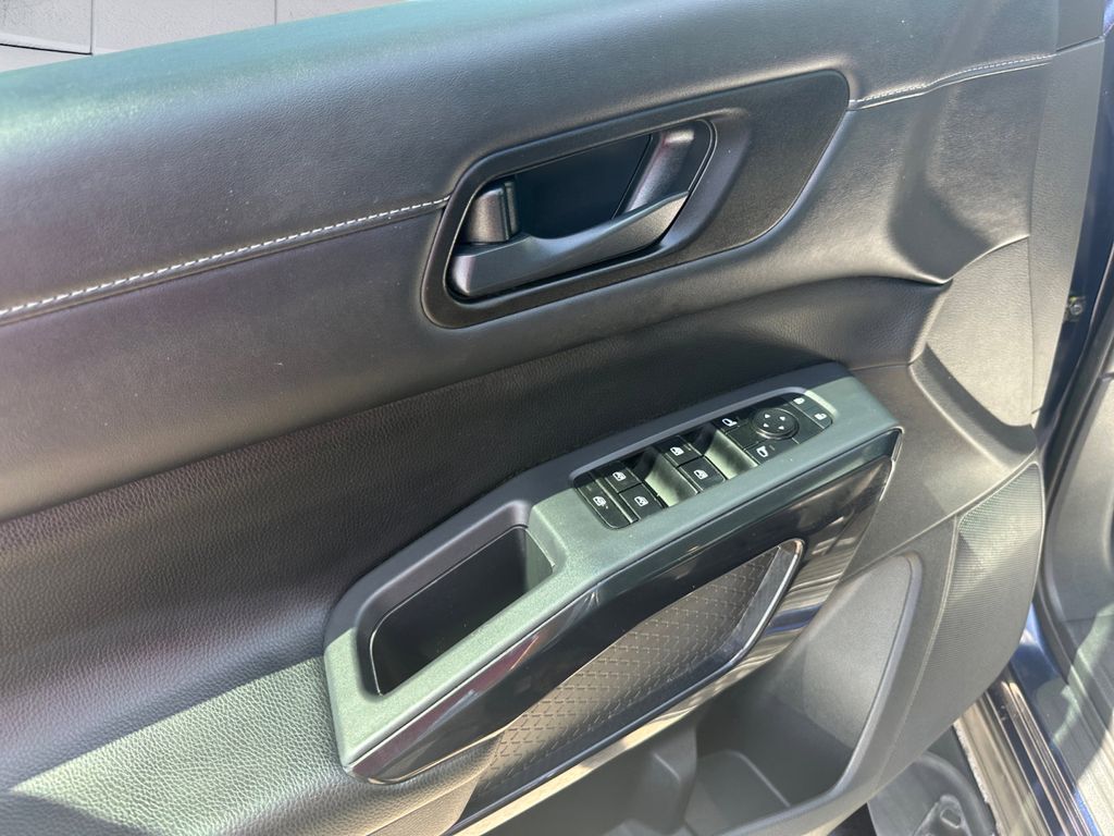 2023 Nissan Pathfinder SV photo 7