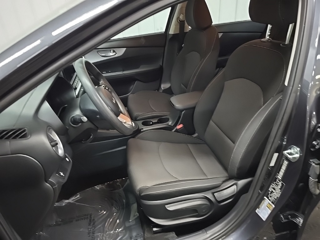 2023 Kia Forte LXS photo 26
