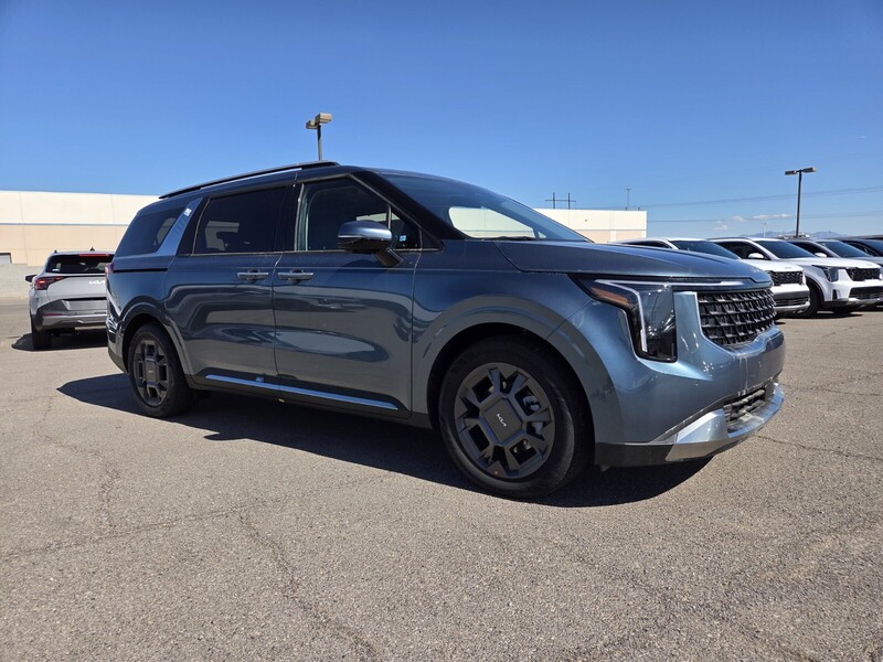 2026 Kia Carnival SX photo 2