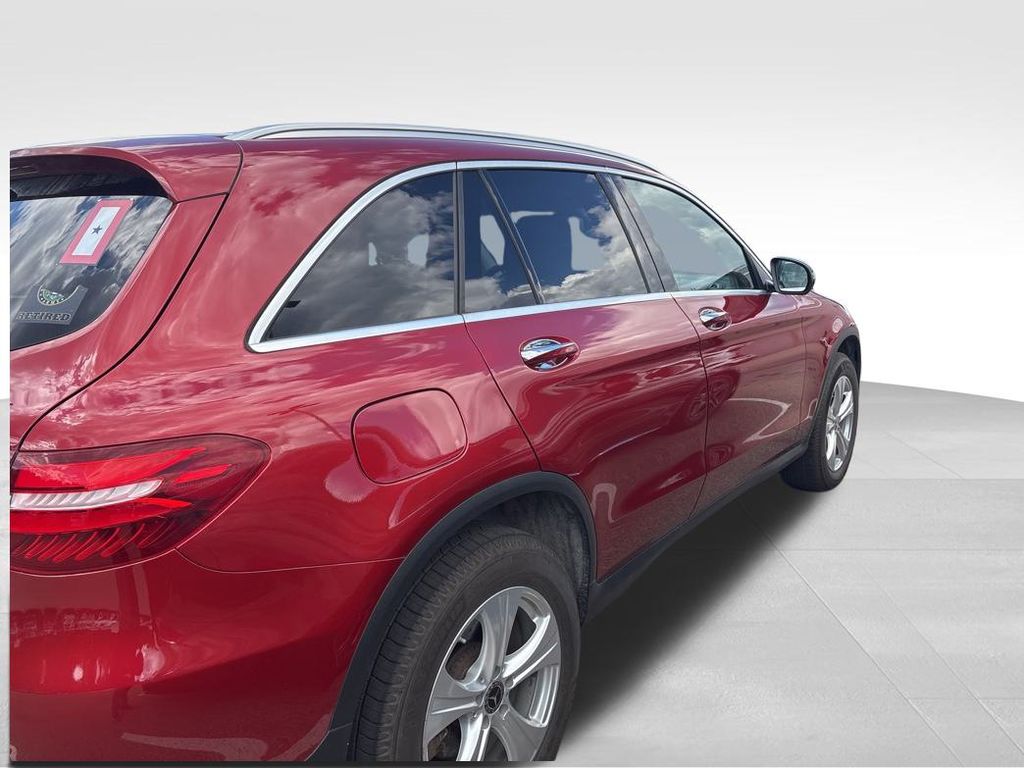 2018 Mercedes Benz GLC 300 4MATIC photo 15