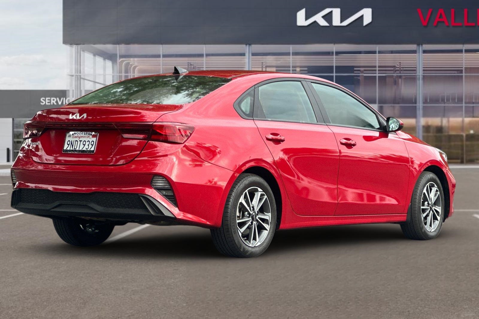 2024 Kia Forte LXS photo 4