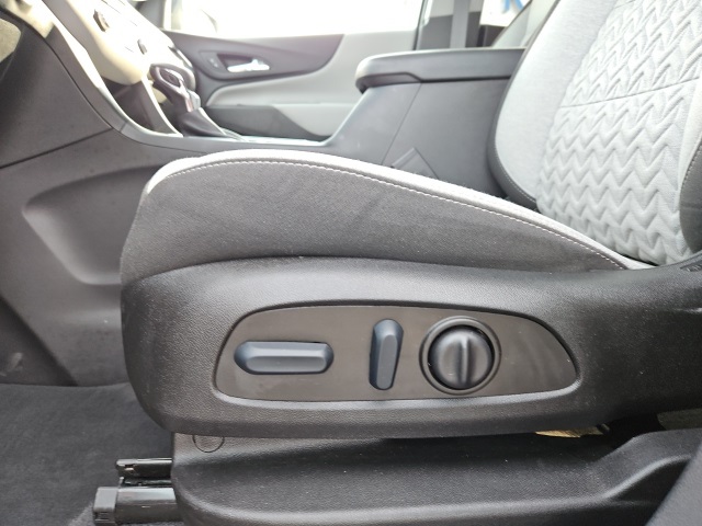 2023 Chevrolet Equinox LT photo 26