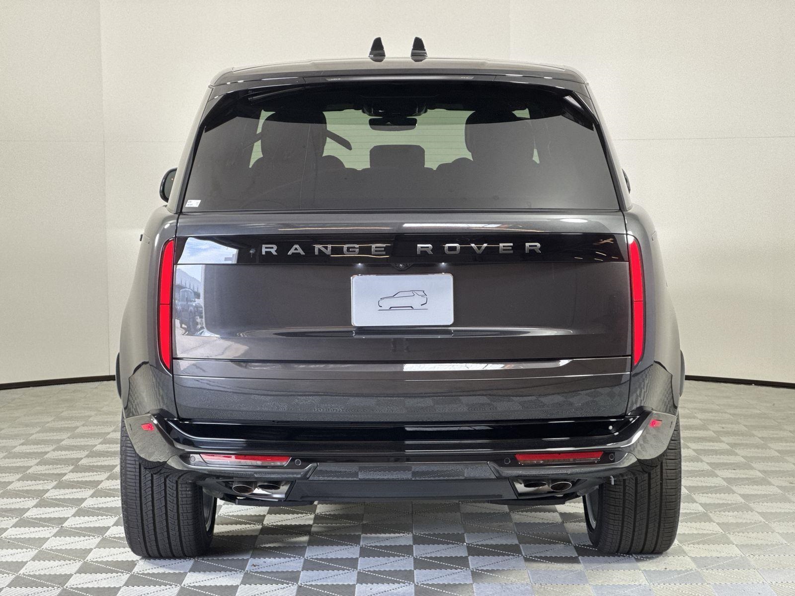 2025 Land Rover Range Rover SE photo 4
