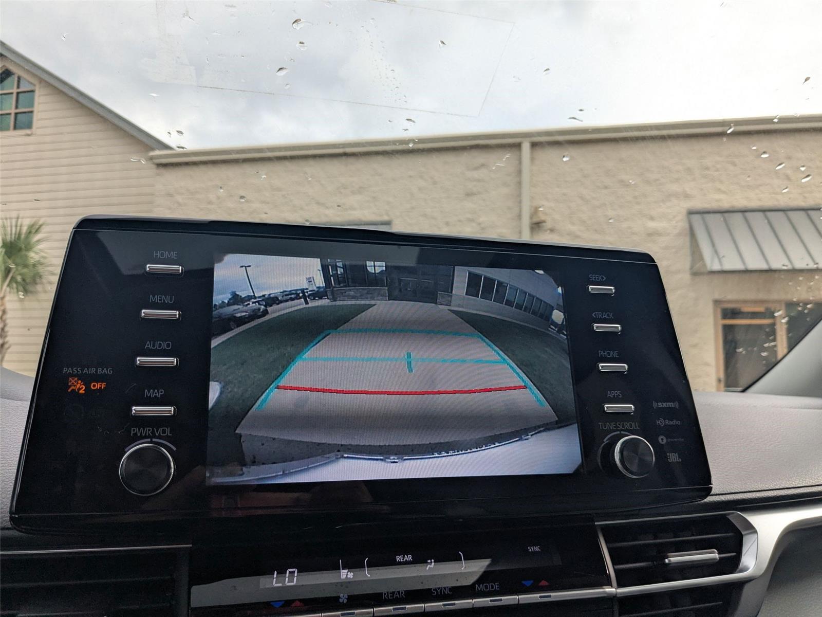 2021 Toyota Sienna XLE photo 12