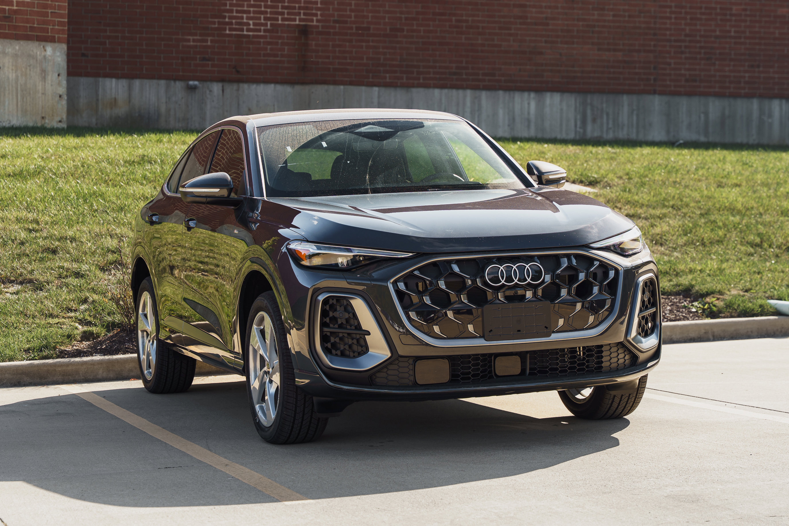 2025 Audi Q5 Sportback Premium Plus photo 2