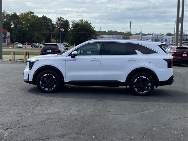 2025 Kia Sorento S photo 3