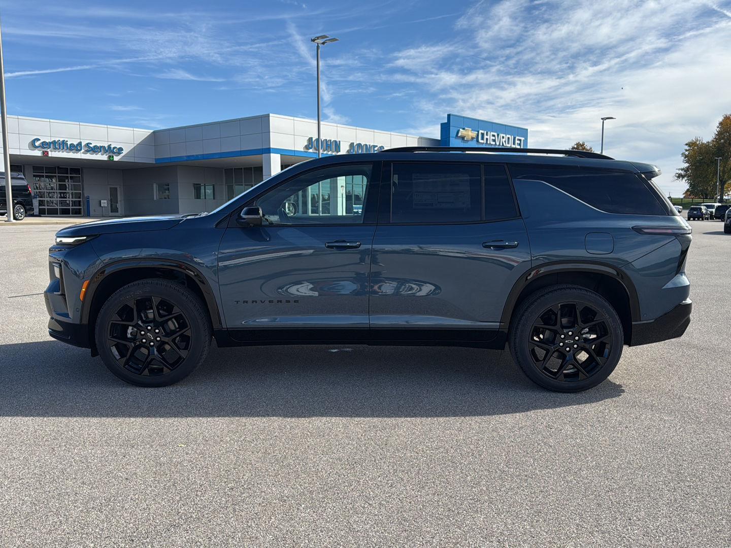 2026 Chevrolet Traverse RS photo 2