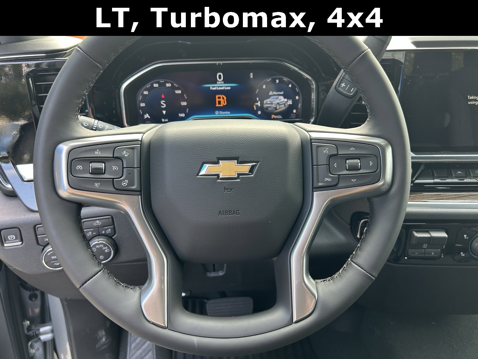 2025 Chevrolet Silverado 1500 LT photo 13