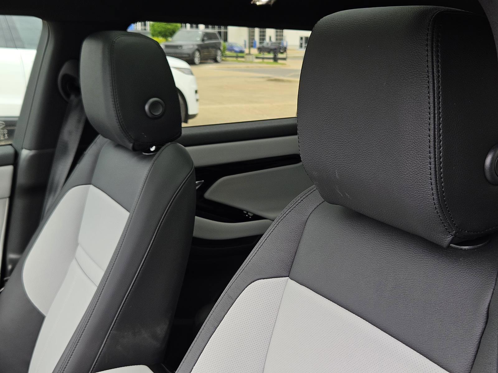 2026 Land Rover Range Rover Evoque Dynamic SE photo 26