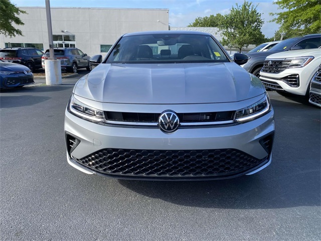 2025 Volkswagen Jetta 1.5T Sport photo 2