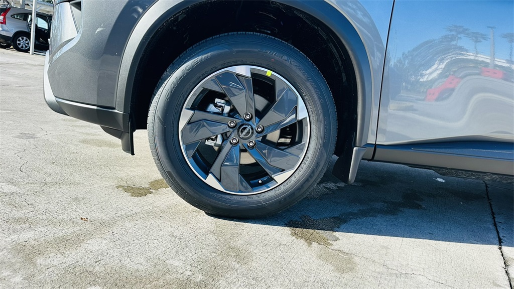 2026 Nissan Rogue SV photo 7