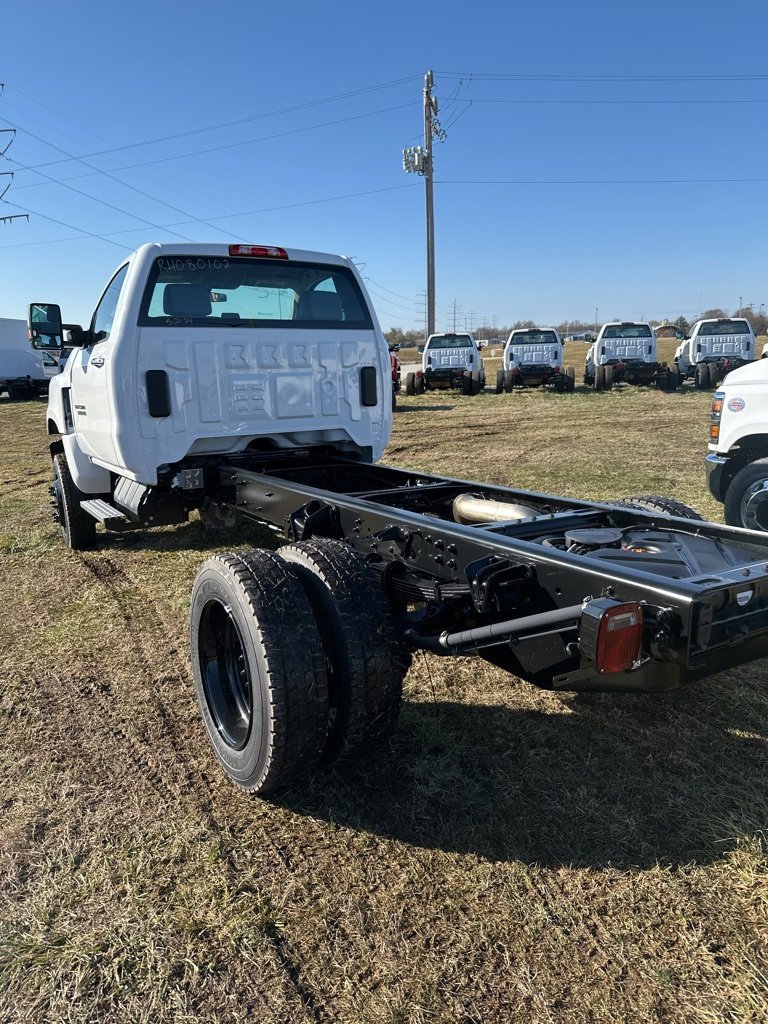 2024 Chevrolet Silverado 5500HD Work Truck photo 3