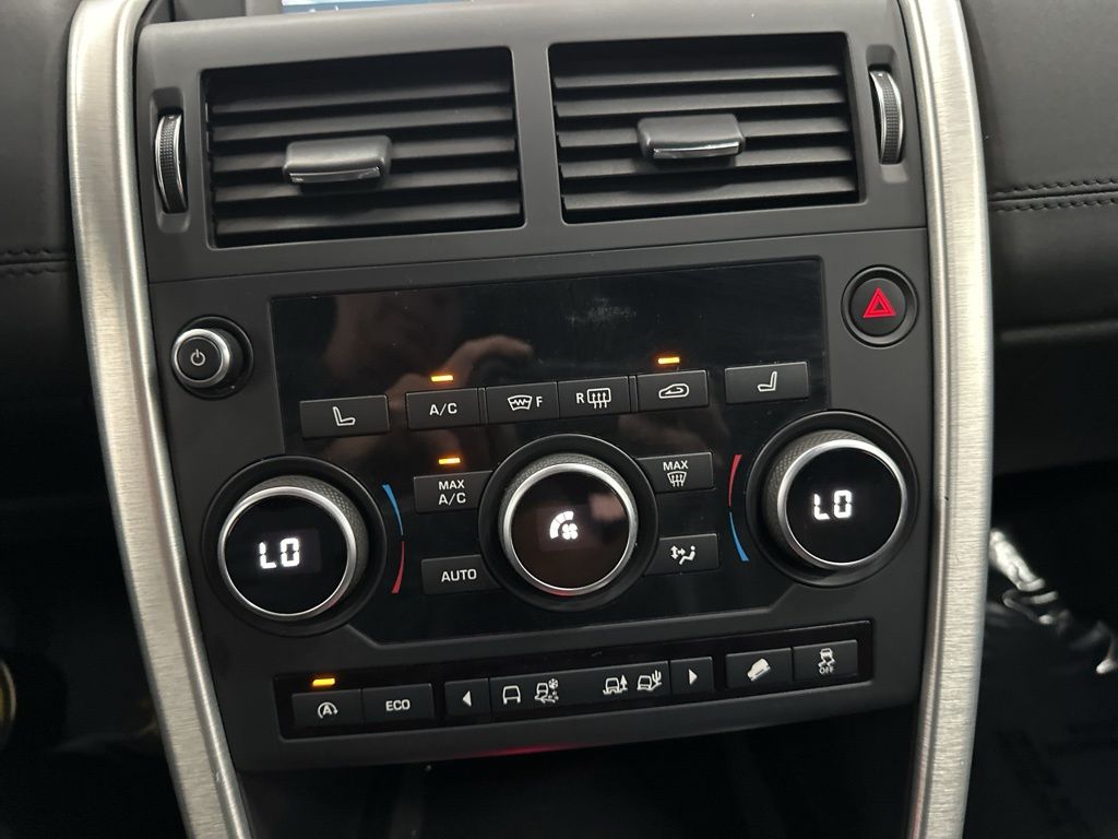 2016 Land Rover Discovery Sport HSE photo 14