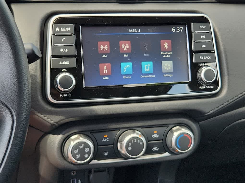 2025 Nissan Versa S photo 13