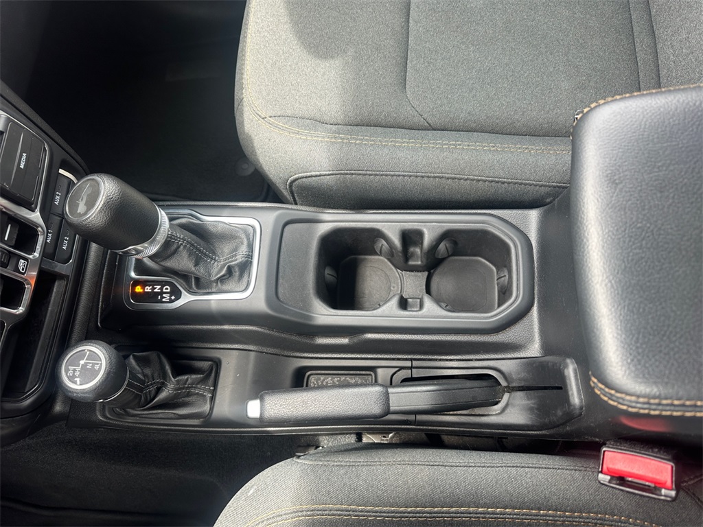 2024 Jeep Wrangler Sahara photo 11