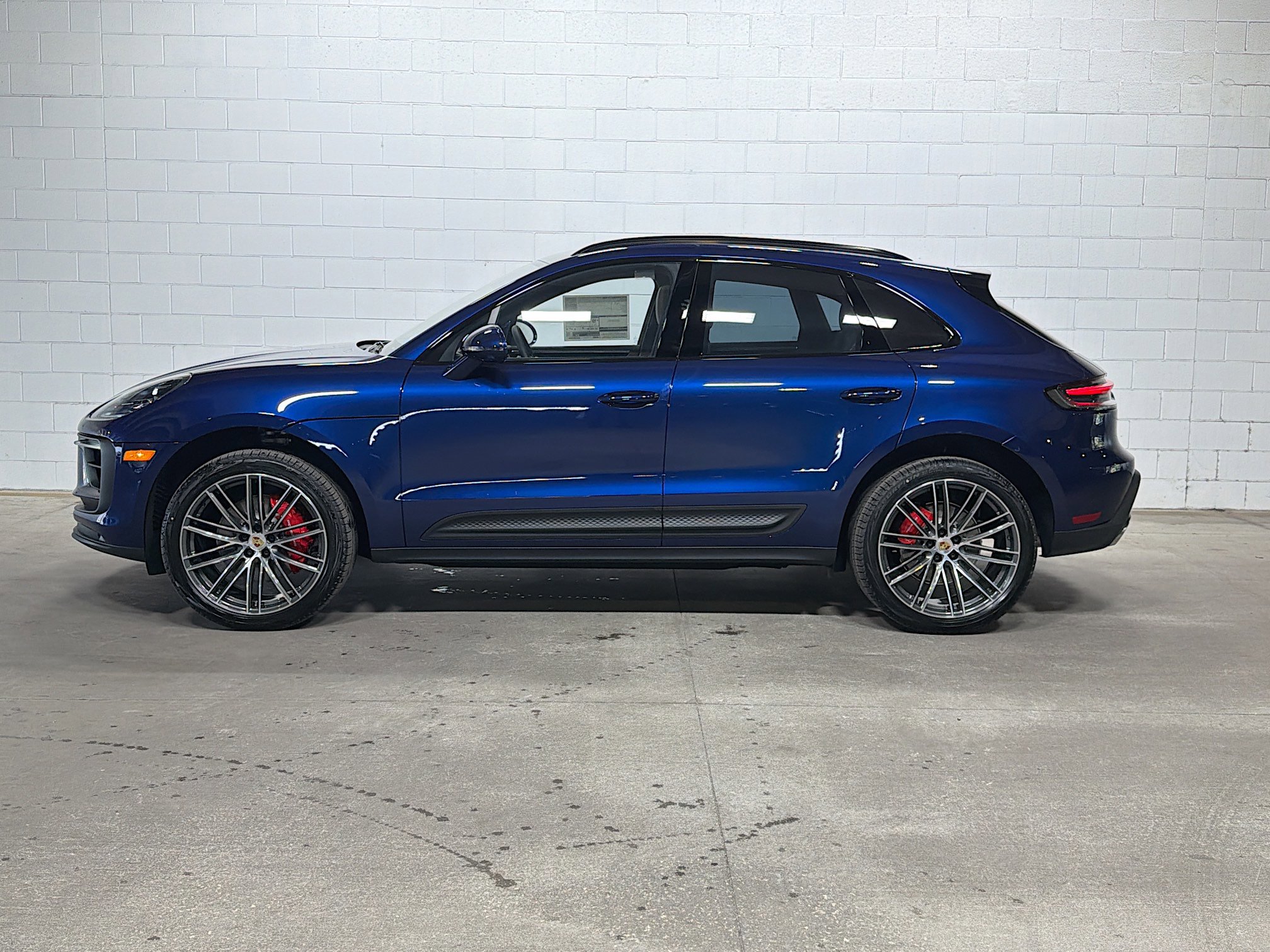 2026 Porsche Macan S photo 2