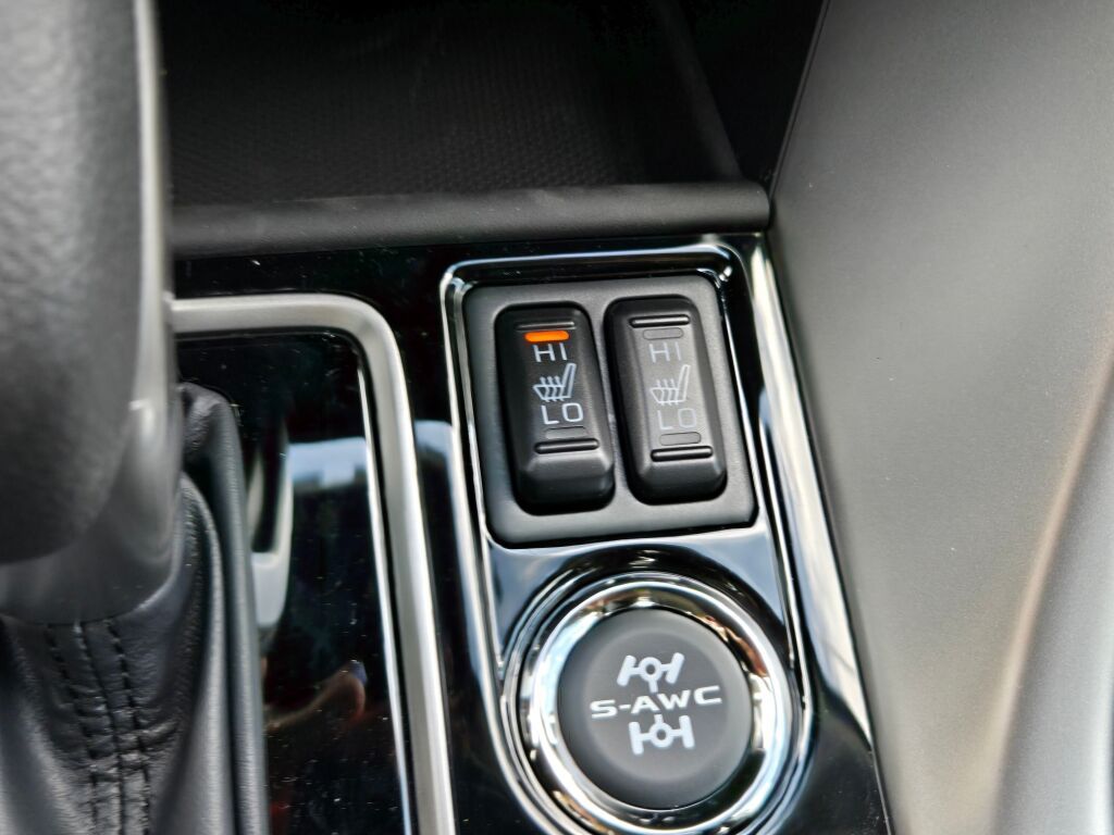 2025 Mitsubishi Eclipse Cross LE photo 18