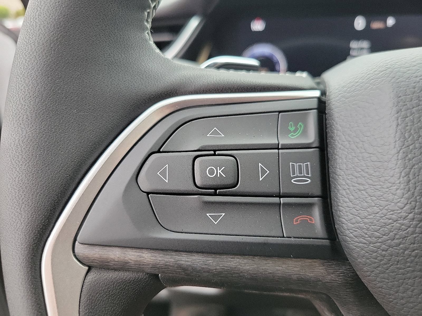 2025 Jeep Grand Cherokee Limited photo 3