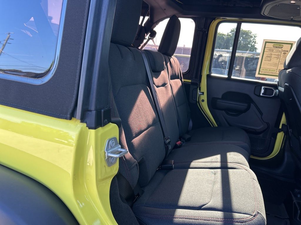 2024 Jeep Wrangler Rubicon photo 21