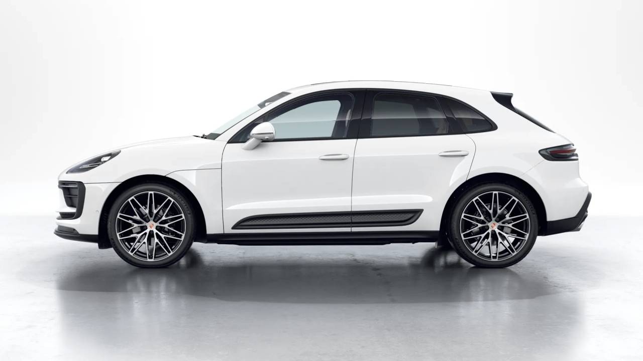 2026 Porsche Macan T photo 2