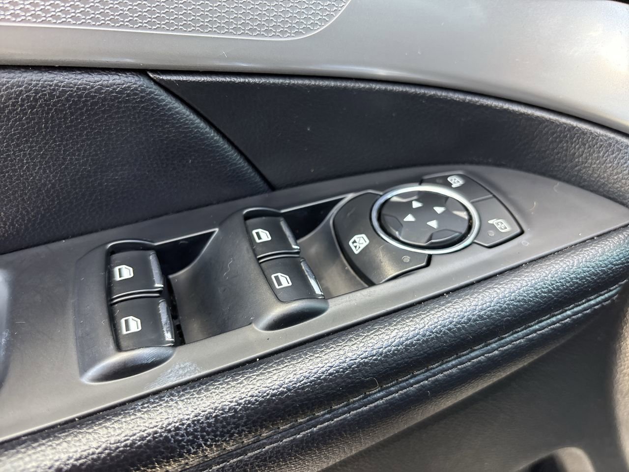 2016 Ford Explorer XLT photo 18