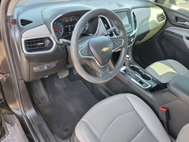 2018 Chevrolet Equinox LS photo 3