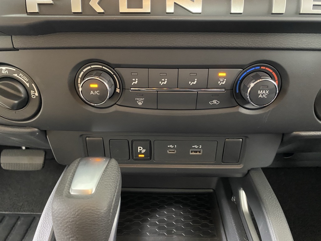 2025 Nissan Frontier SV photo 18
