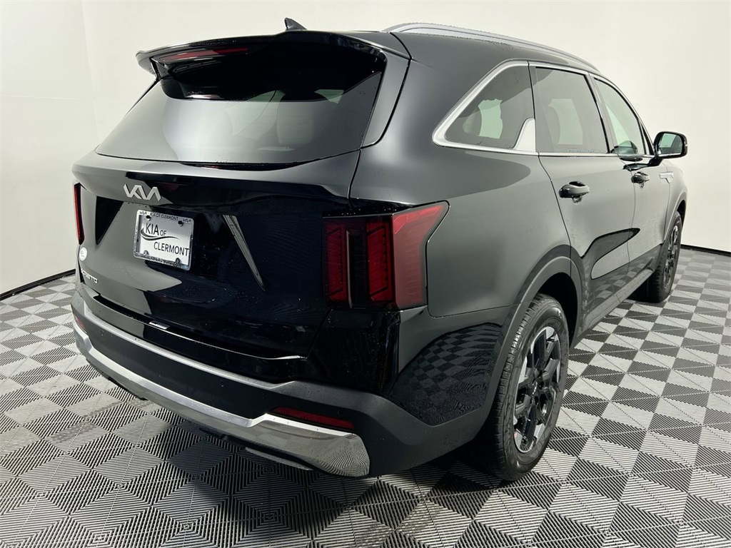 2025 Kia Sorento S photo 2