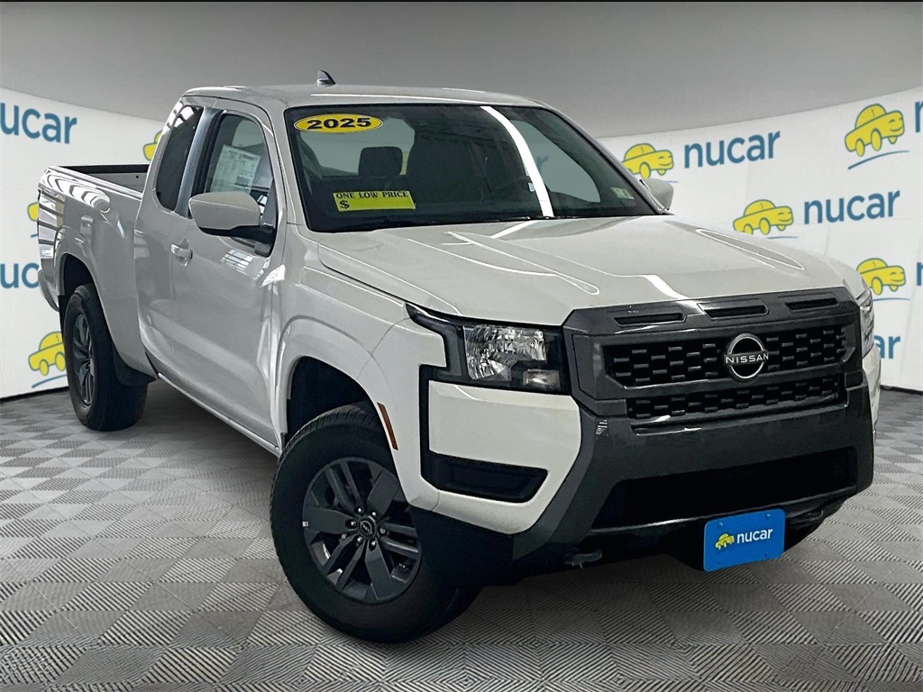 2025 Nissan Frontier SV's photo