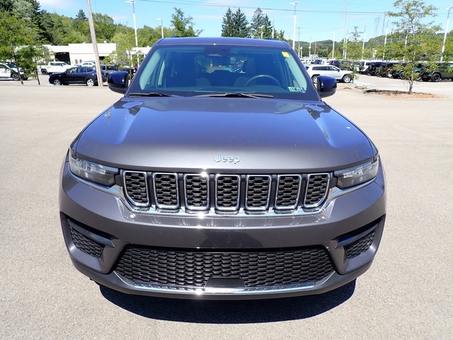 2023 Jeep Grand Cherokee Laredo photo 8
