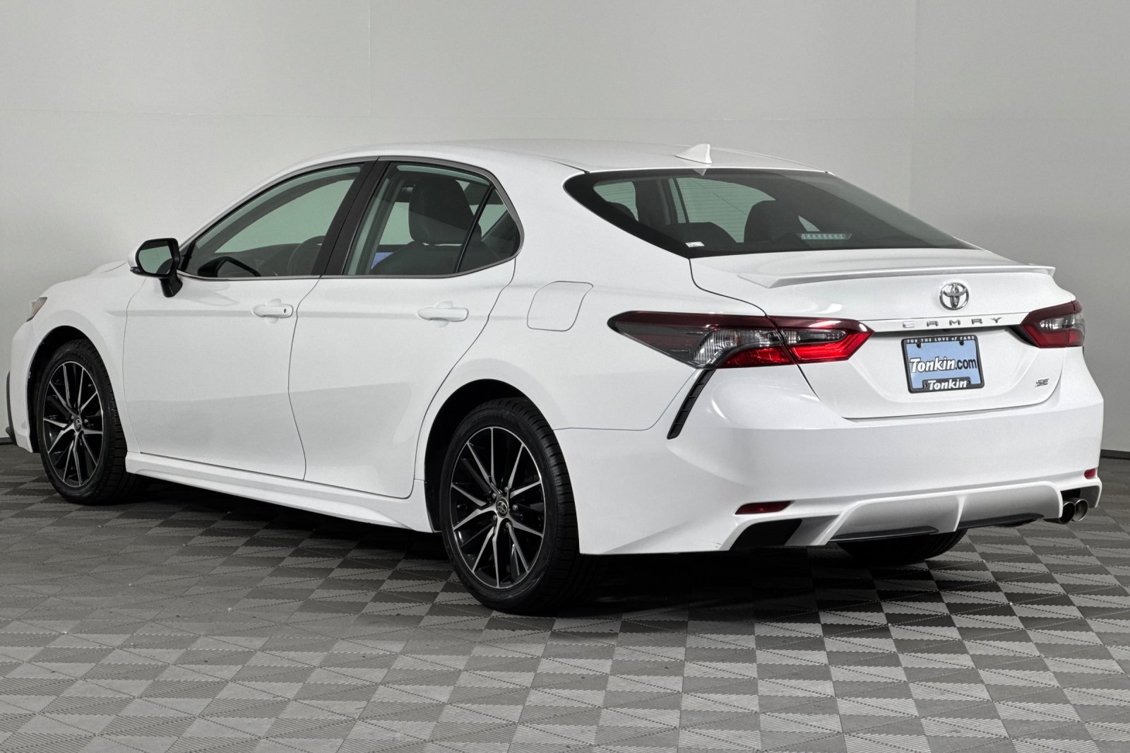 2024 Toyota Camry SE photo 6