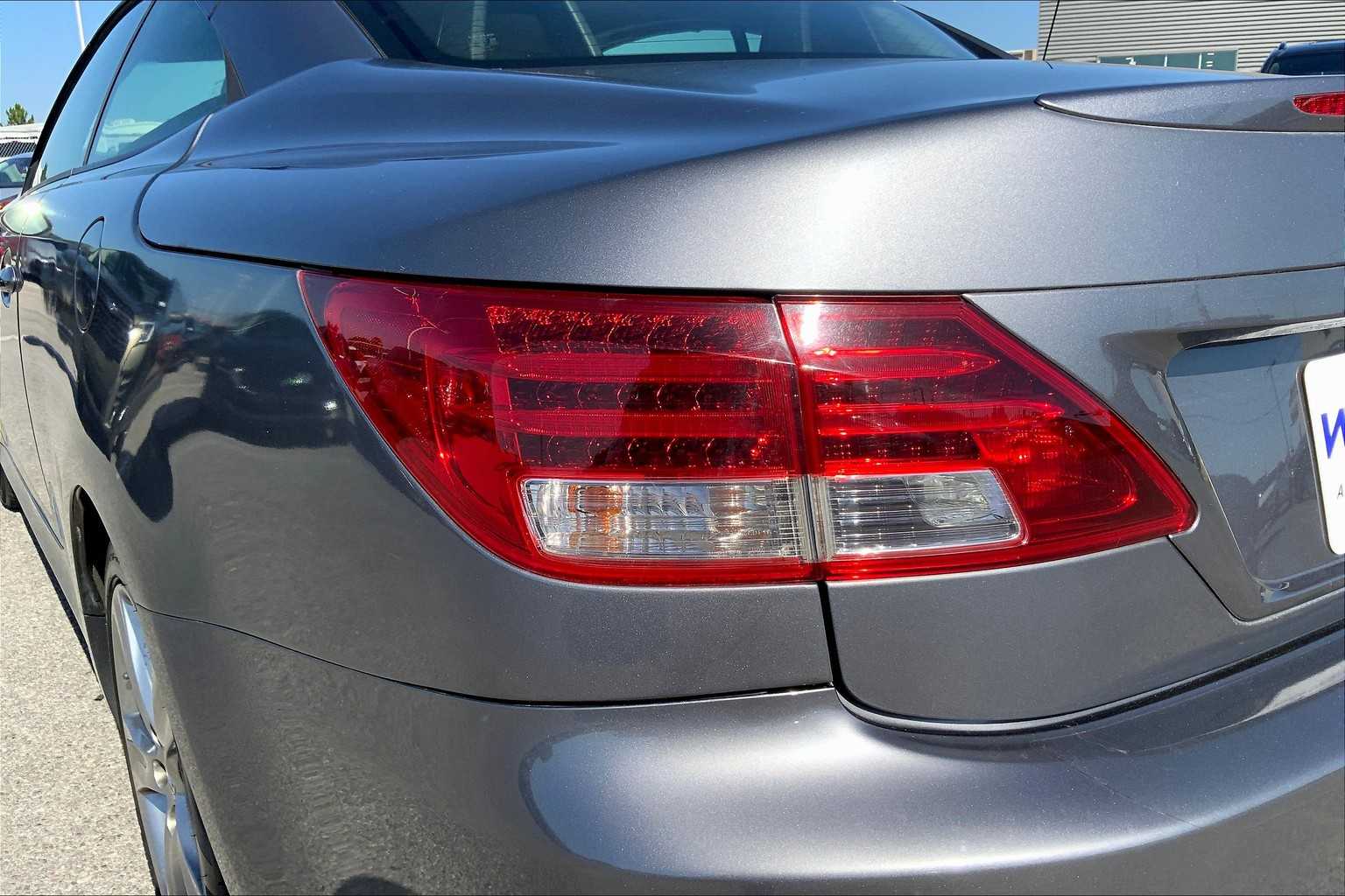 2012 Lexus IS 350C photo 26