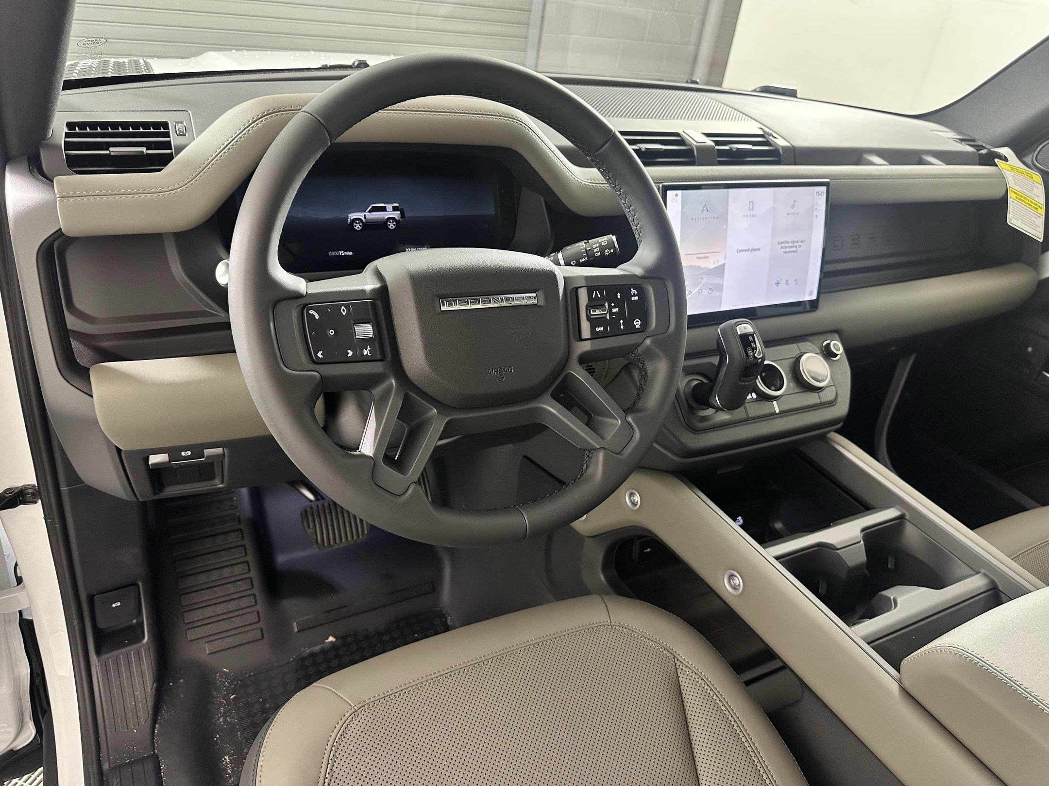 2025 Land Rover Defender 90 X-Dynamic SE photo 4