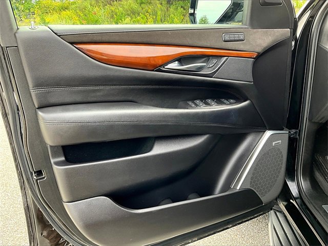2019 Cadillac Escalade Luxury photo 9