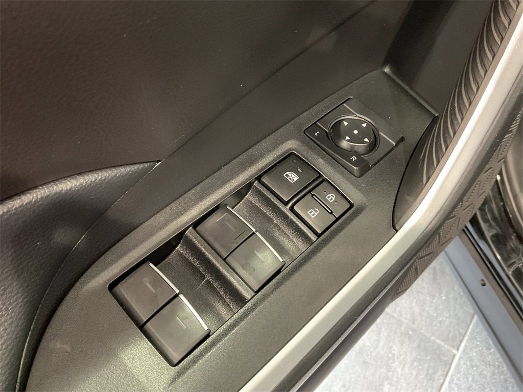 2023 Toyota RAV4 XLE photo 16