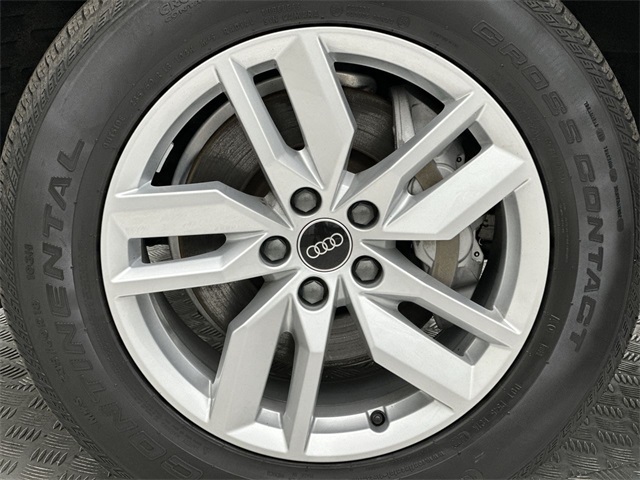 2022 Audi Q5 45 S line Premium photo 2