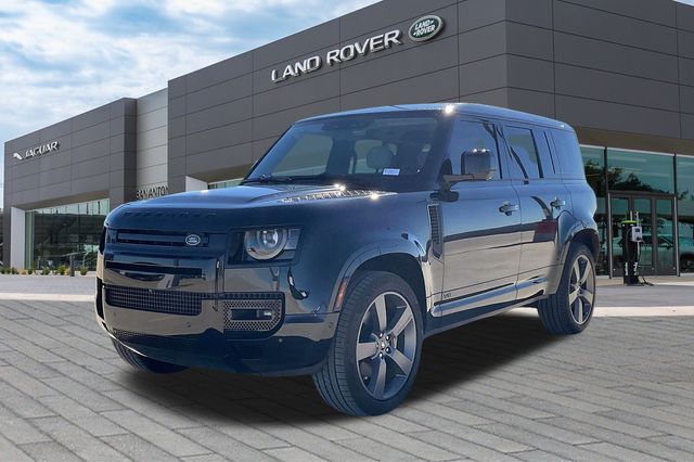 2025 Land Rover Defender V8's photo