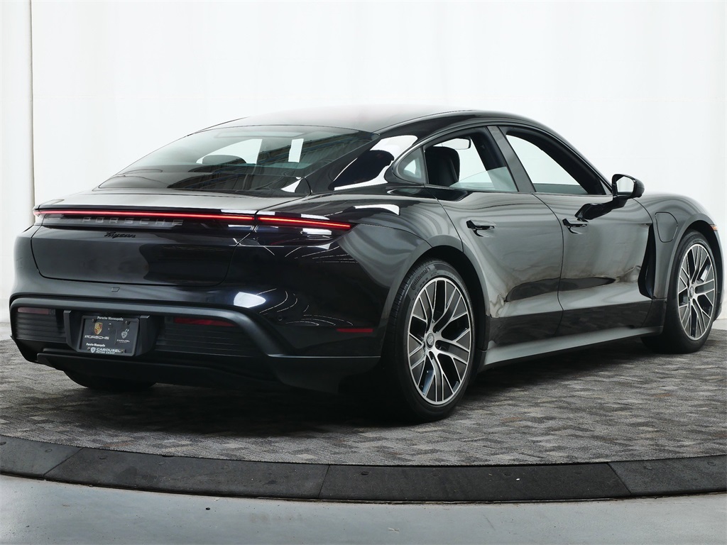 2021 Porsche Taycan Base photo 7